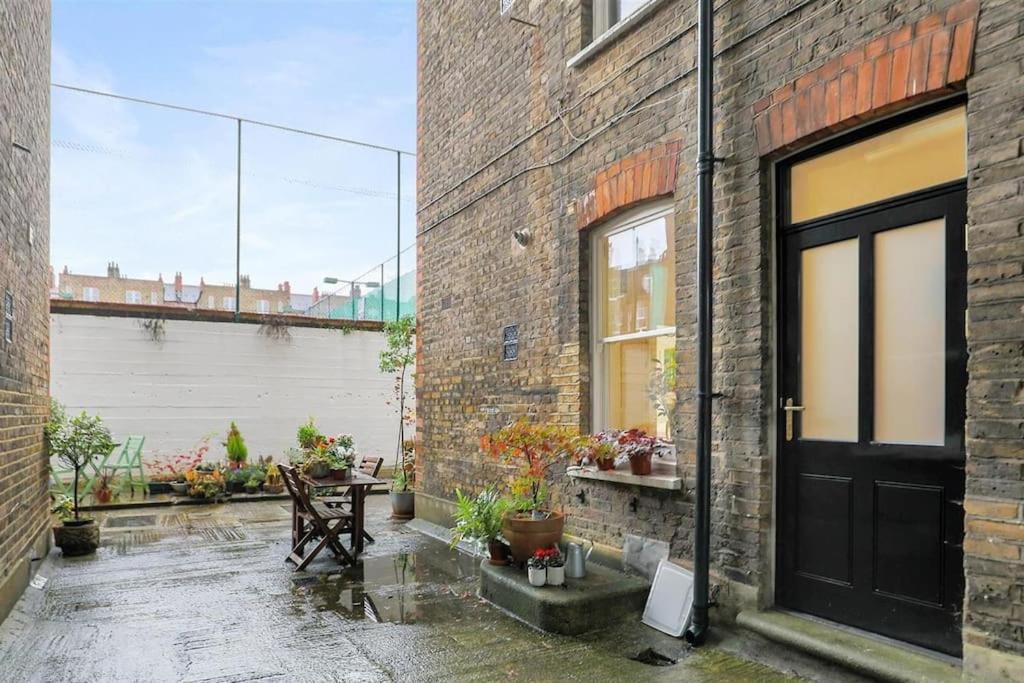 Spacious Flat With Huge Patio In Londra